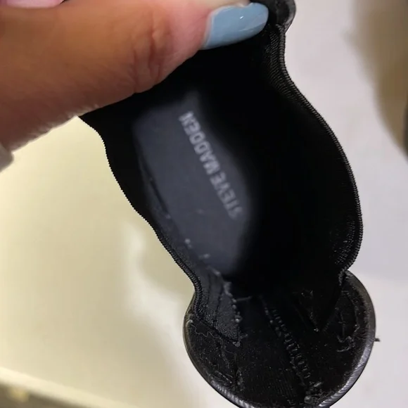 Steve Madden 6 1/2 Rain Boots - Picture 2 of 2